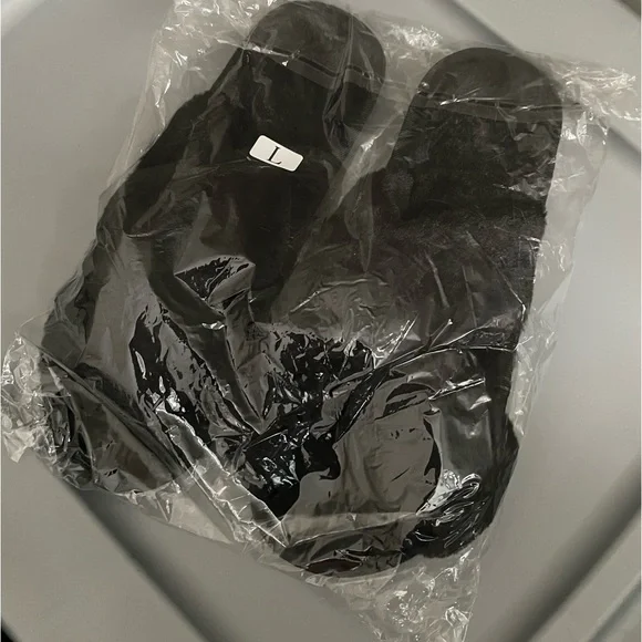 Ladies Slippers - Picture 3 of 3